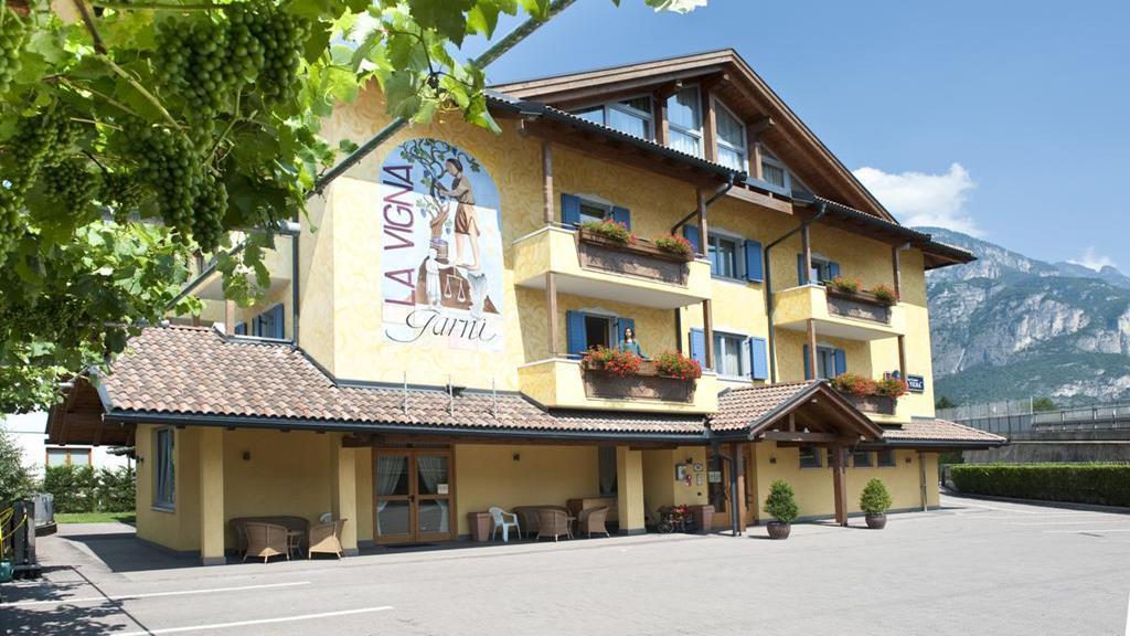 Hotel Garni La Vigna - Adult Friendly San Michele allʼAdige Zewnętrze zdjęcie