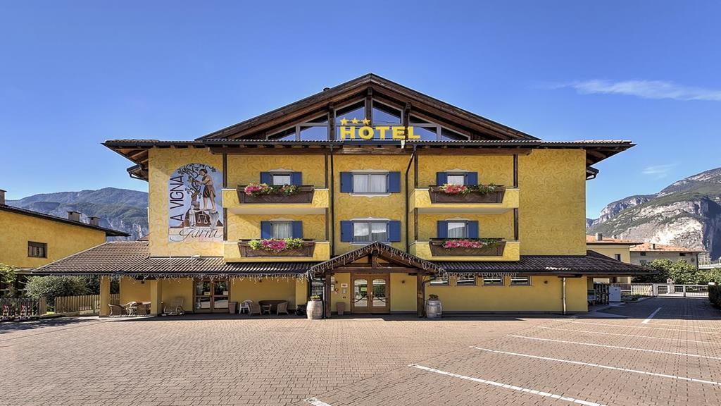 Hotel Garni La Vigna - Adult Friendly San Michele allʼAdige Zewnętrze zdjęcie