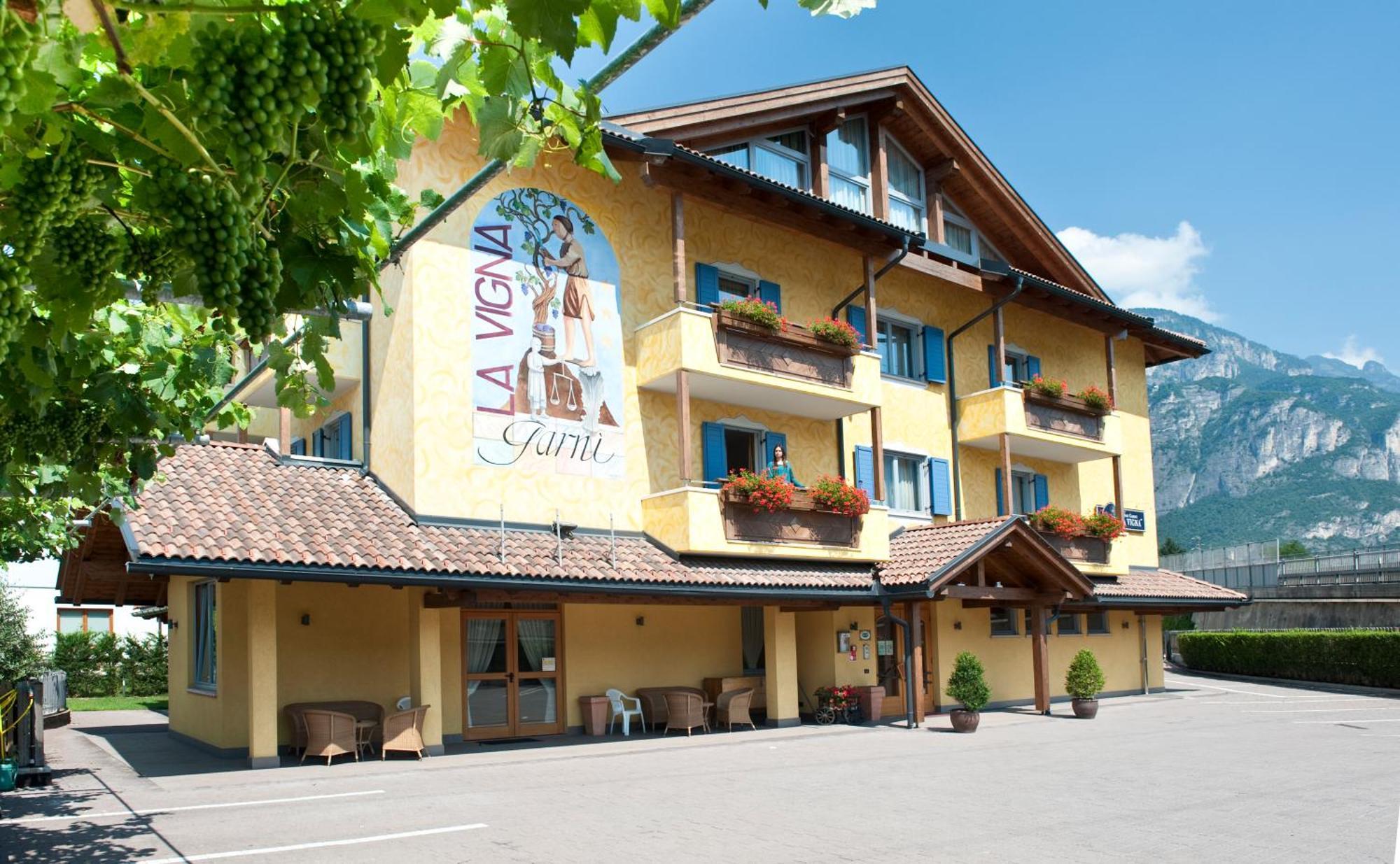 Hotel Garni La Vigna - Adult Friendly San Michele allʼAdige Zewnętrze zdjęcie